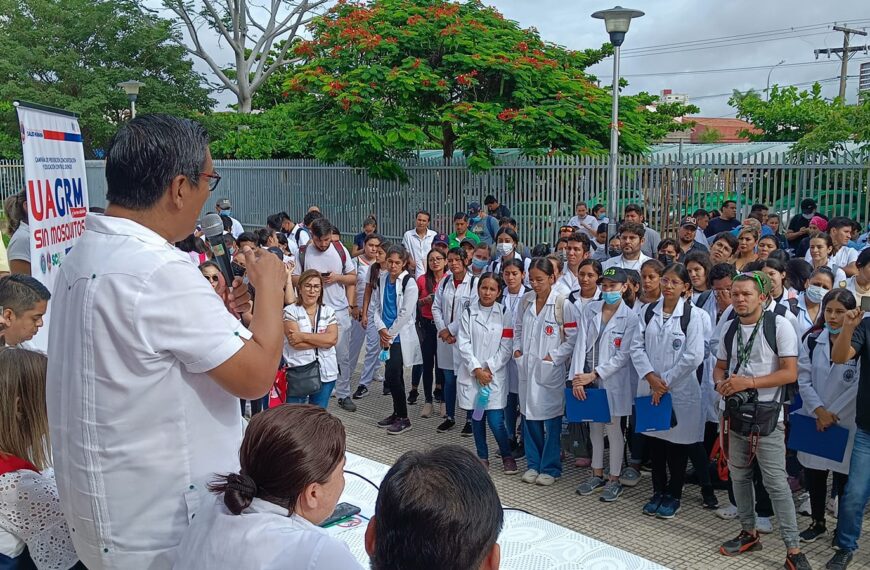 100 brigadas de  estudiantes de la UAGRM trabajaron en la eliminación…