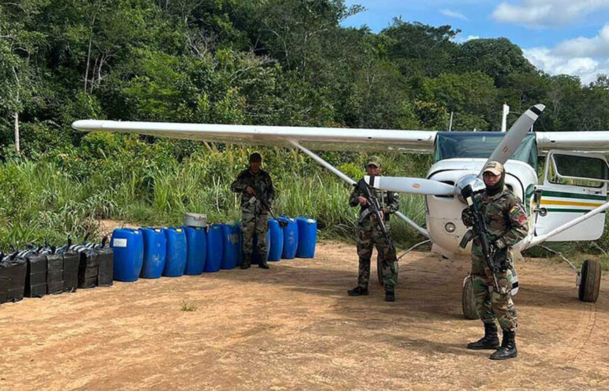 FELCN secuestró una avioneta más 347 kilos de droga en…