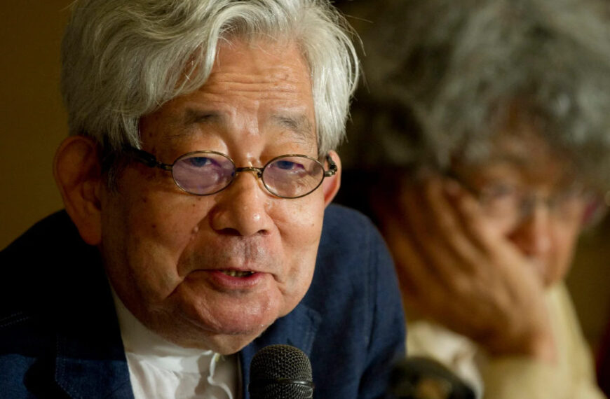 Fallece Kenzaburo Oe, Nobel de la Literatura y activista de…