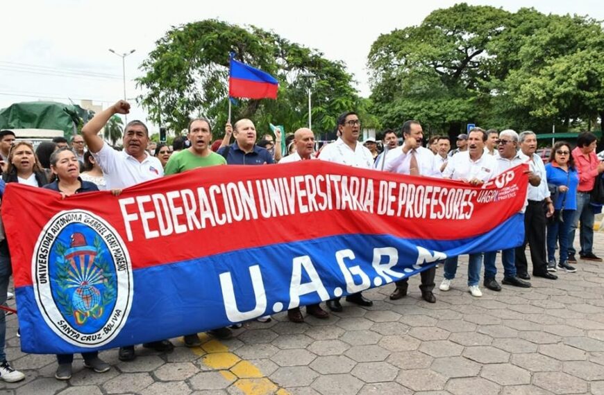 La universidad, médicos y militares en servicio pasivo protestan contra…