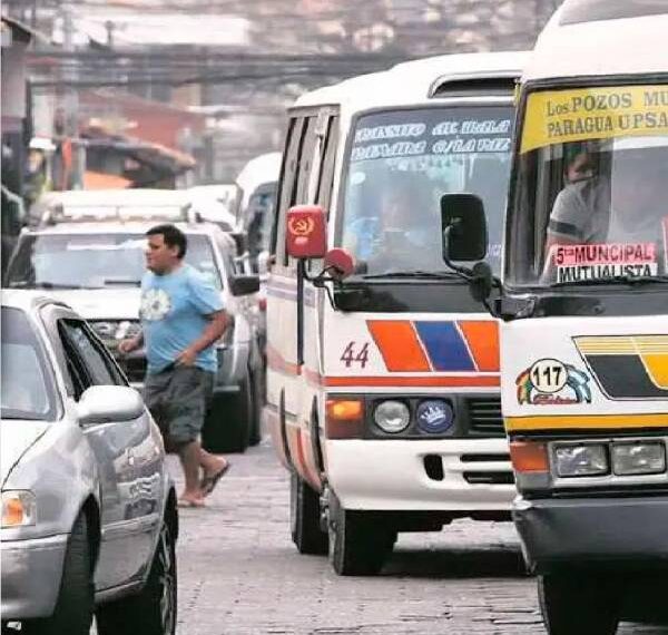 Alcalde anuncia reordenamiento del transporte público