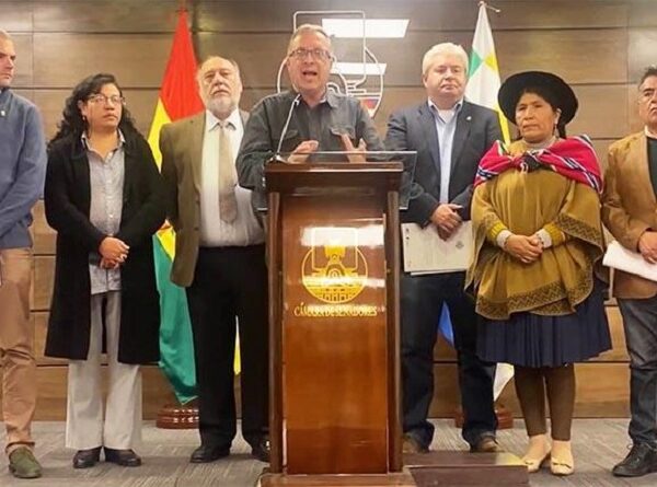 Gobierno garantiza propiedad privada y analistas justifican temor por DS 5143
