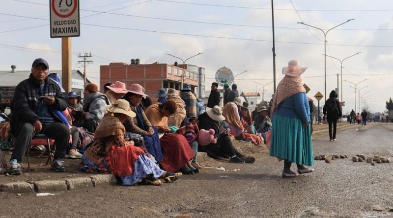 Nuevos bloqueos: Gremiales de El Alto se instalan en la…